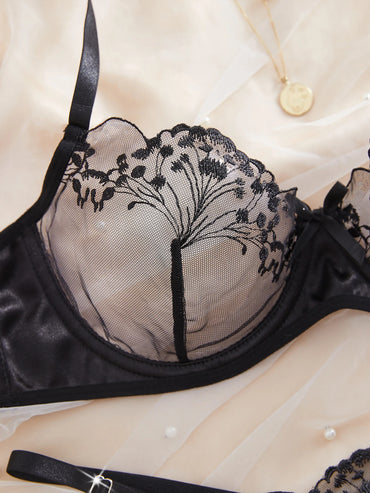 Conjunto de Lencería Sexy Encaje Negro - Bustier con Onda Forestal y Braguita Romántica