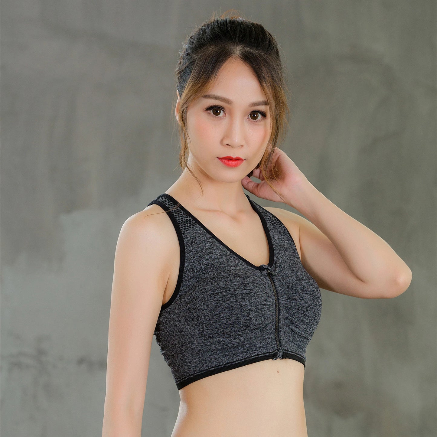 Push-Up Sports Bra – Adjustable Straps, Clasp Back & Removable Pads | Gym & Yoga