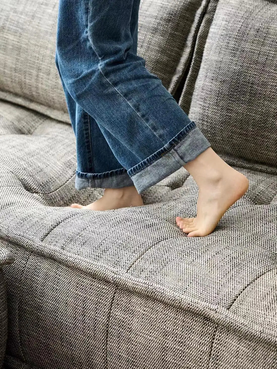 AOMISI Modular Velvet Sofa - Minimalist Square Sectional