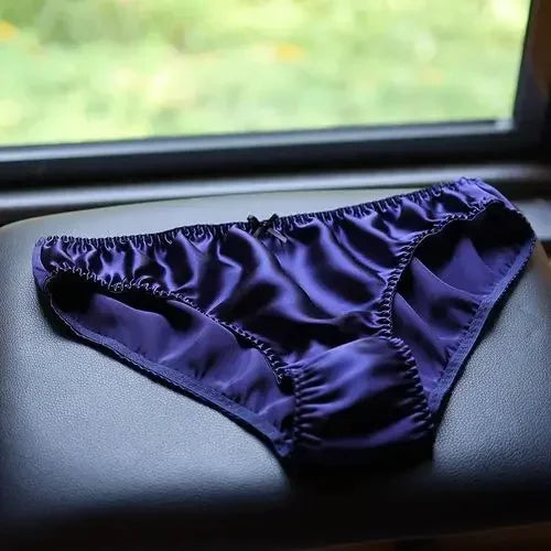 100% Mulberry Silk Underwear for Women – Antibacterial, Breathable & Ultra-Soft Briefs