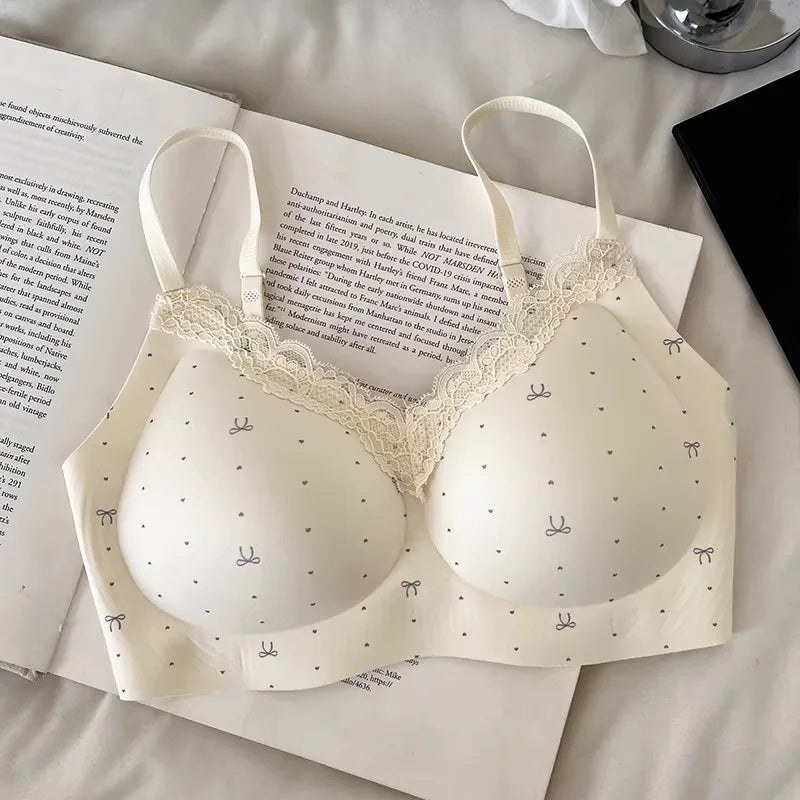 Women's Sweet Lace Wire-Free Push-Up Bra — Seamless, Anti-Sag, 3/4 Cup