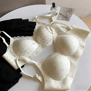 Women's Sweet Lace Wire-Free Push-Up Bra — Seamless, Anti-Sag, 3/4 Cup