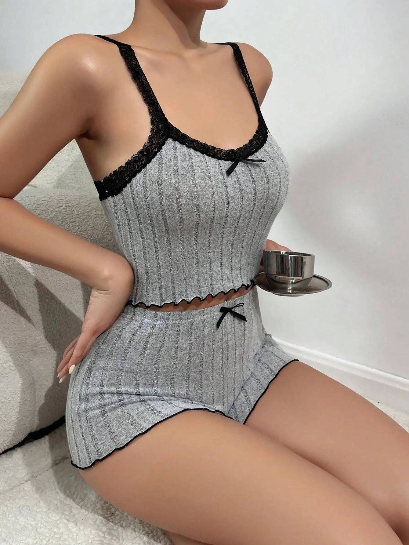 Pijama de Lencería Mujer 2 Piezas - Conjunto Sexy de Encaje con Top y Shorts para Dormir