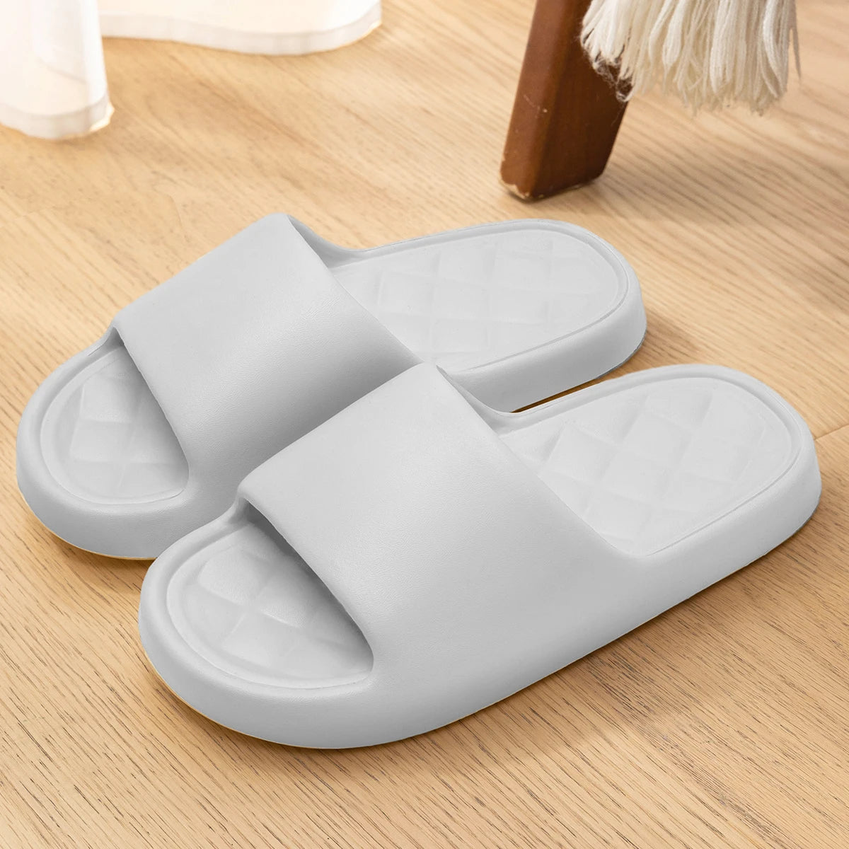 Men Trend New Summer Slippers Soft Non-slip Sole Cloud Sandals for Home Beach Indoor Outdoor