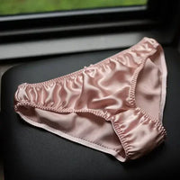 100% Mulberry Silk Underwear for Women – Antibacterial, Breathable & Ultra-Soft Briefs