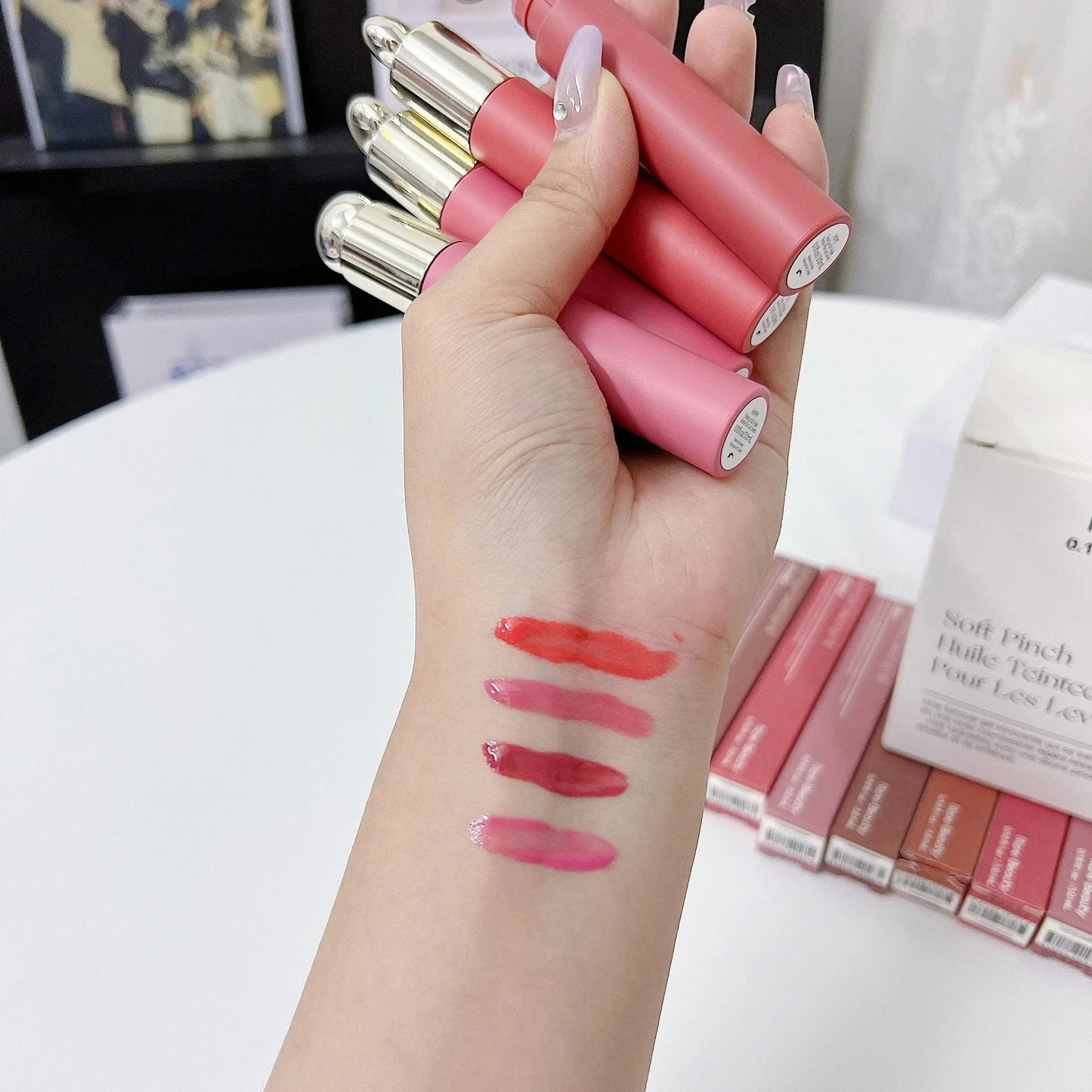 Hydrating Tinted Lip Oil Gloss — Moisturizing, Lightweight, Natural Shine