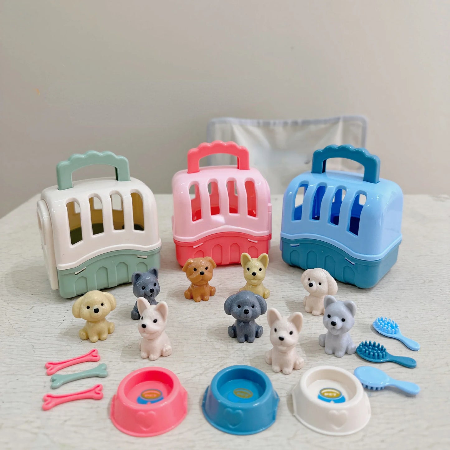 Set de 8 Perritos de Juguete con Canasta - Familia de Perros con Jaula para Juego Creativo
