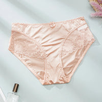 Panty de Encaje Triangular - Diseño Elegante y Cómodo