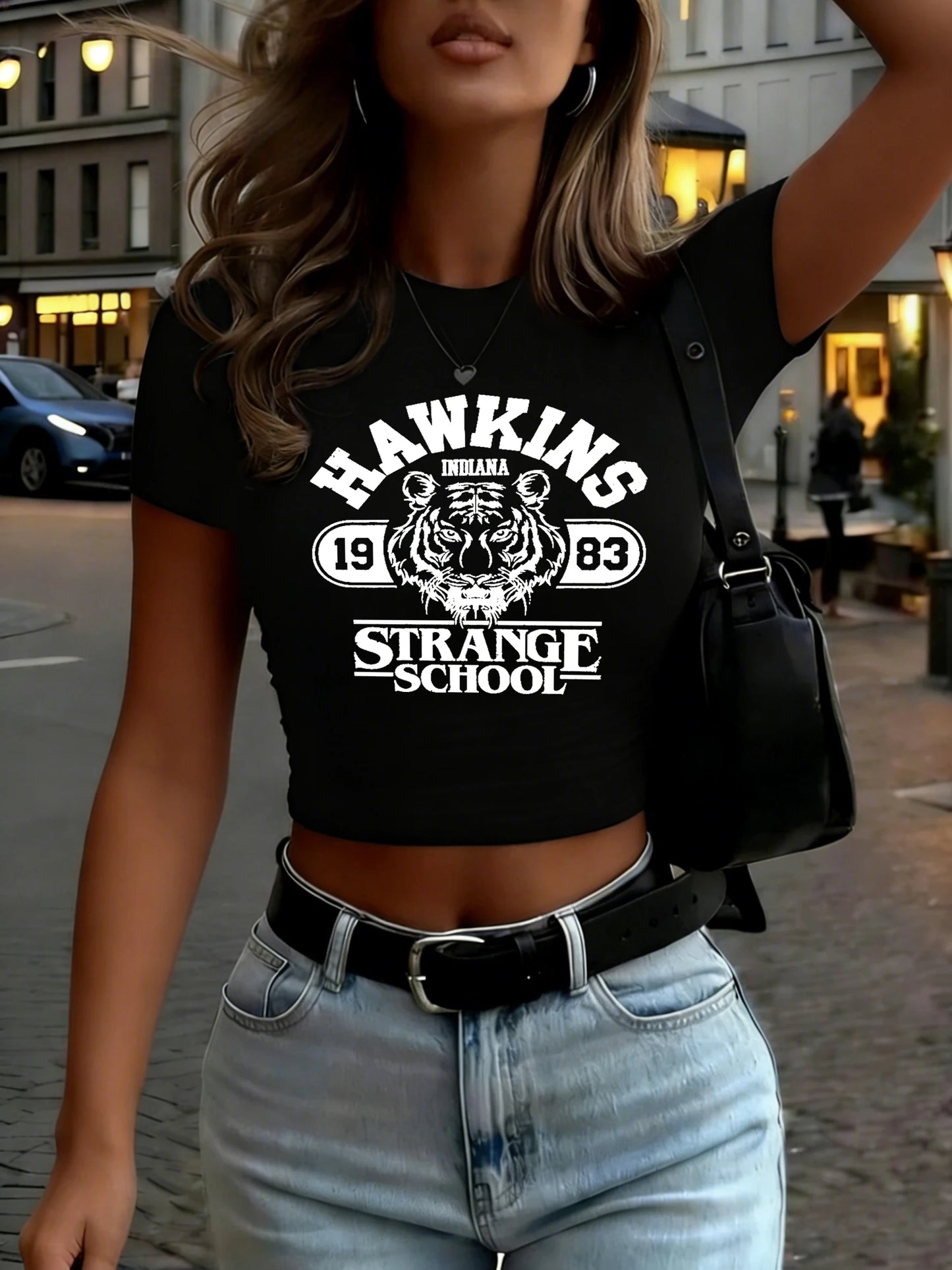 Camiseta Crop Mujer Hawkins 1983 Tiger School - Manga Corta Hip Hop Verano