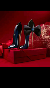 Very Good Girl - Carolina Herrera